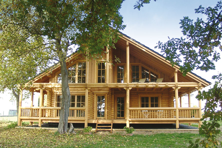 Holzhaus aus Rundholzbalken "Benischke"